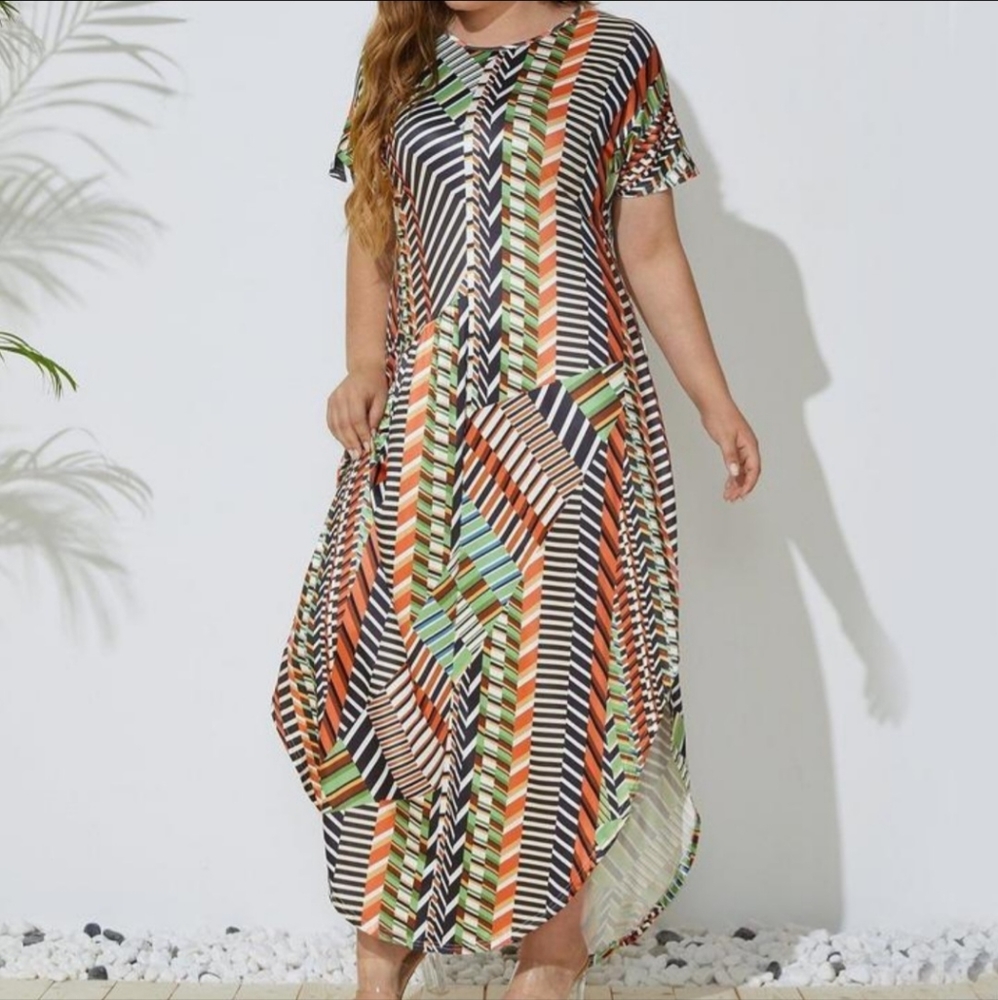 Plus Size Round Neck Geometric Printed Asymmetric Maxi Dresses